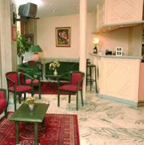 Maison Du Pre 2* Parijs